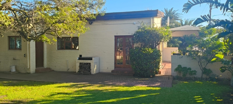 6 Bedroom Property for Sale in Cravenby Western Cape